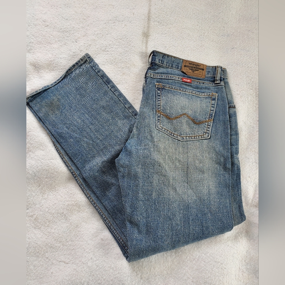 Wrangler Distressed Slim Straight Flex Jeans, 32x32